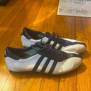 Adidas Vintage Sneakers